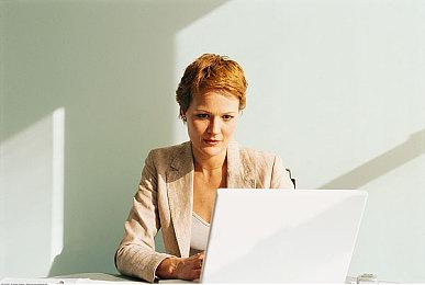 网飞《刺客信条》真人剧编剧首曝 《星战》《行尸》编剧联手